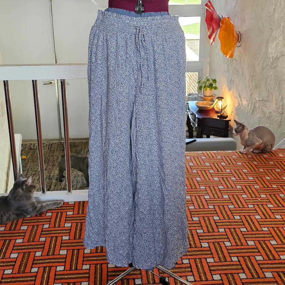 American Eagle Floral Beach Pant